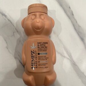 Sweet jasmine and apple blossom